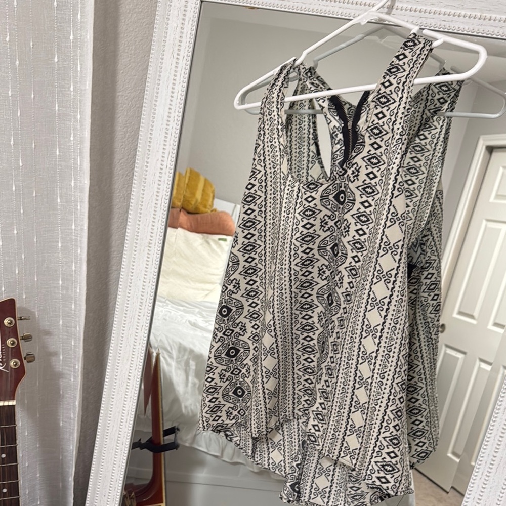 Patterned Sleeveless Top